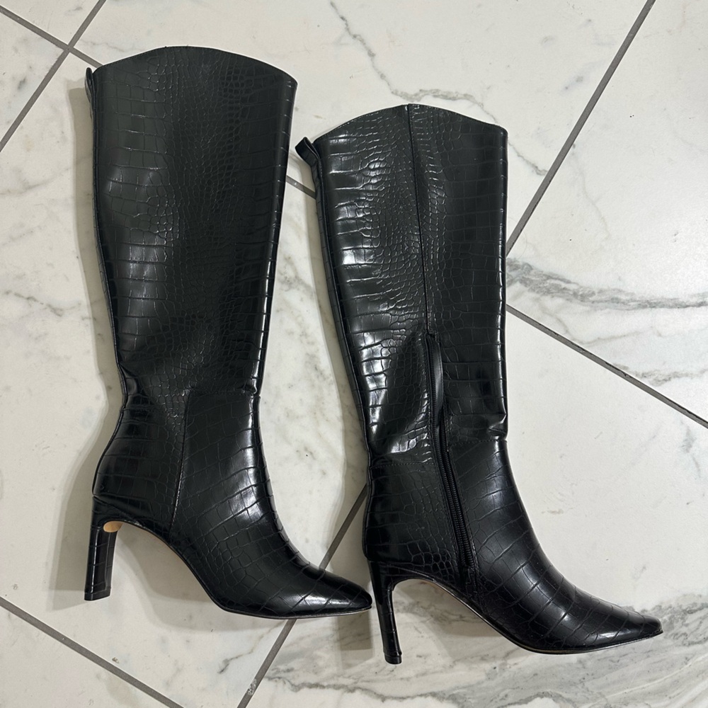 NWT Express black crocodile boots